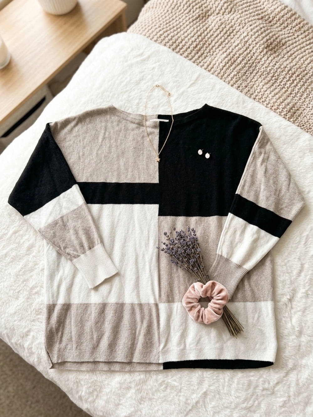 Colorblock Long Sleeve Knit Top - Black, white and gray
